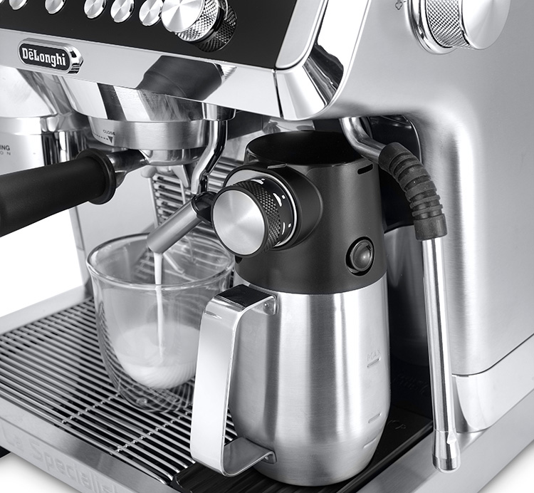 Die zwei Milchsysteme der de-Longhi-la-specialista-maestro-milchsysteme