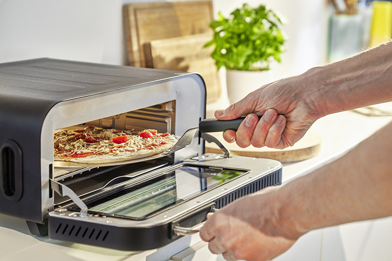 Pizza wie aus der Lieblingspizzeria mit dem SEVERIN Pizzaofen SERICO