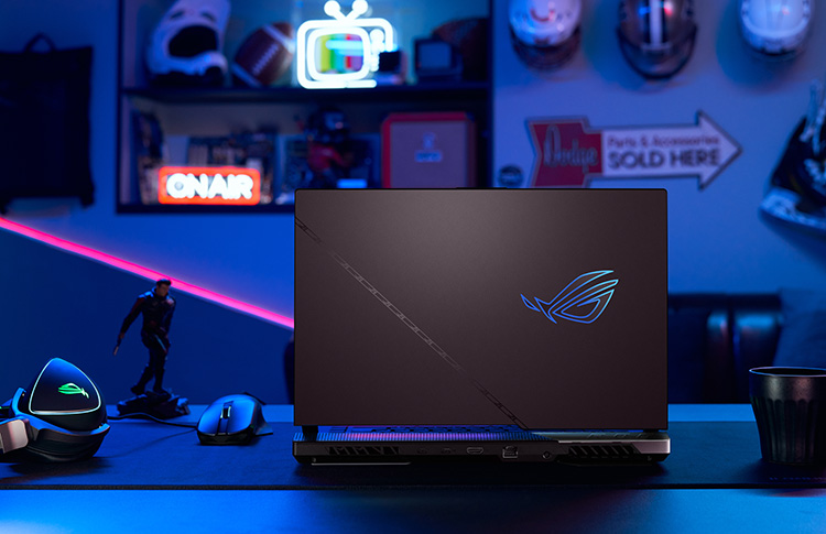 ROG Strix SCAR 17 und 15 asus-rog-strix-car-lifestyle