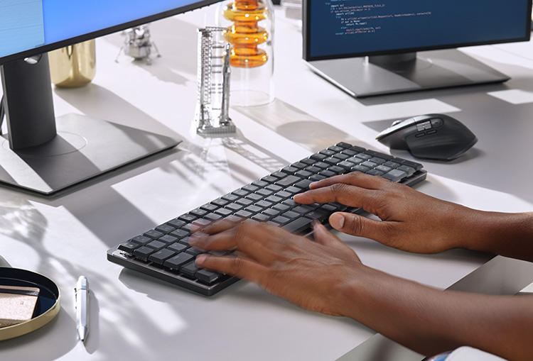 Logitech MX Tastaturen logitech-mx-mechanical-lifestyle