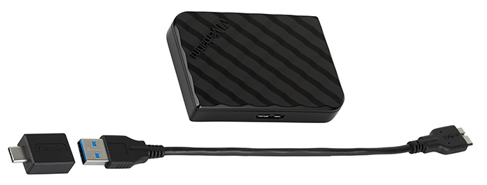 Die Store’n’Go Mini SSD wird mit Anschlusskabel und Adapter ausgeliefert verbatim-store-n-go-mini-ssd-kabel