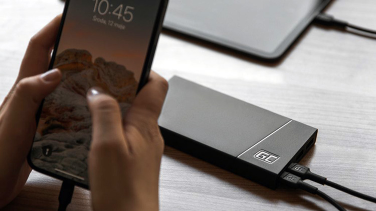 Neue Powerbank GC PowerPlay10S von Green Cell green-cell-powerbank-powerplay10S-phone