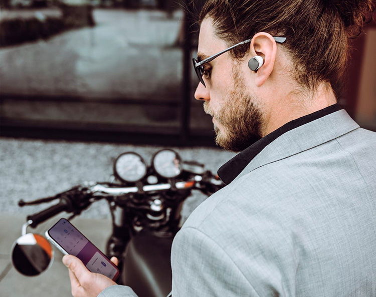 Bluetooth-Kopfhörer Spirit Pure von Hama hama-spirit-blue-lifestyle