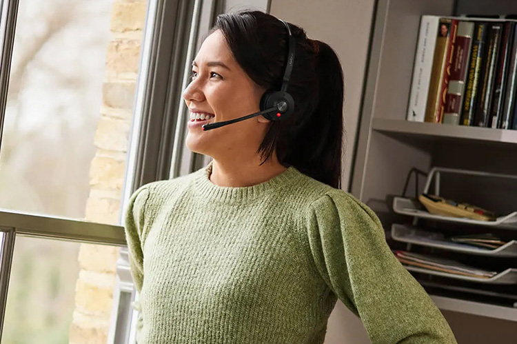 Jabra Engage 55 jabra-engage55-lifestyle
