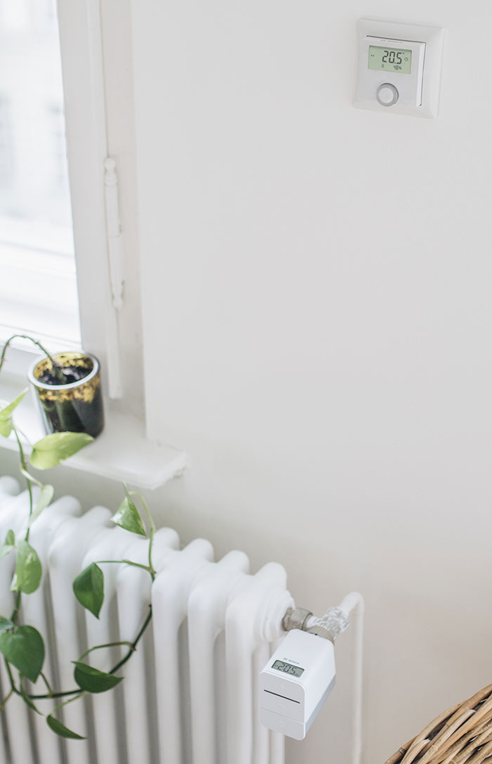 Steuerung von Heizkörperthermostaten und elektrischen Heizkörpern bosch-smart-home-raumthermostat-mit-heizkoerperventil