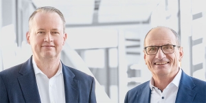 Olaf Bartsch (r.) hat seine Aufgaben in der Miele-Geschäftsleitung zum April an Stefan Koss übergeben