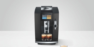 Auf nur 27 cm Breite bereitet die S10 45 Kaffeespezialit&auml;ten aus den vier Genusswelten Hot Brew, Cold Brew, Light Brew und Sweet Foam zu