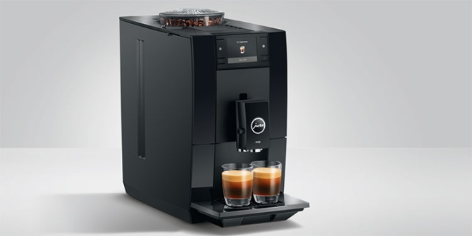 Mit nur 19 cm Breite bringt die A8 Premium-Kaffeegenuss nach Hause