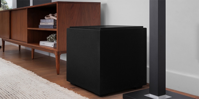 Die zwei neuen Subwoofer mit 8 Zoll oder 12 Zoll überzeugen mit innovativen Technologien, modernem Gehäusedesign und tiefem, kräftigem Bass