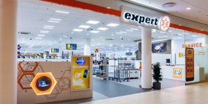 Verkaufen geht nicht an der Wand – neuer expert Experience Shop